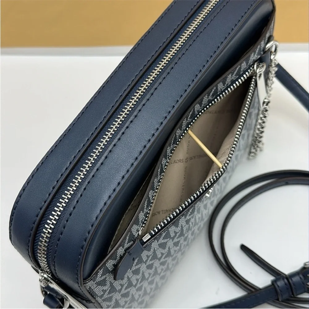 Michael Kors Jet Set Large Ombré Signature Logo East West Crossbody Navy color - Picture 5 of 13